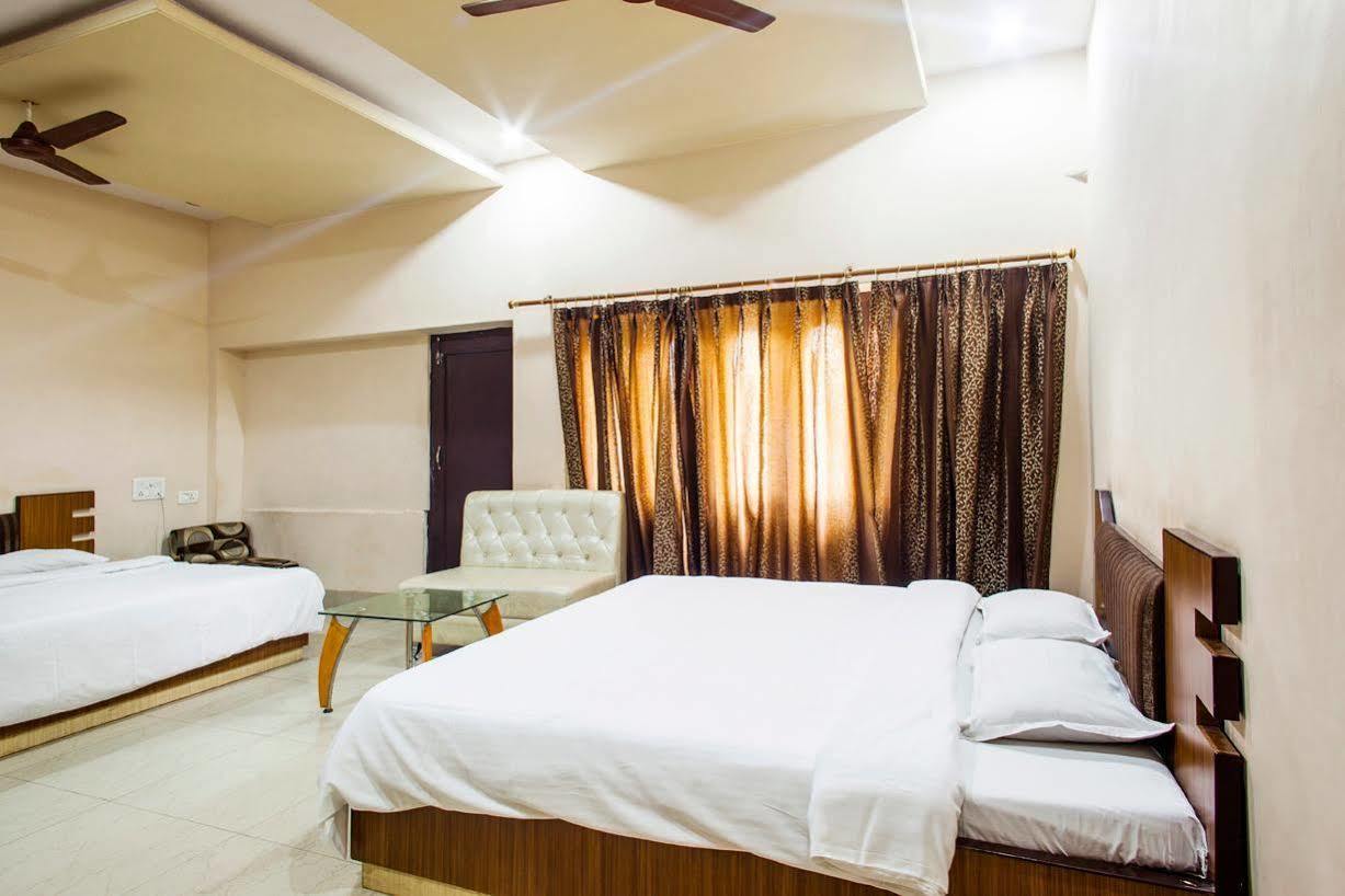 Hotel Sobhraj Аджмер Экстерьер фото